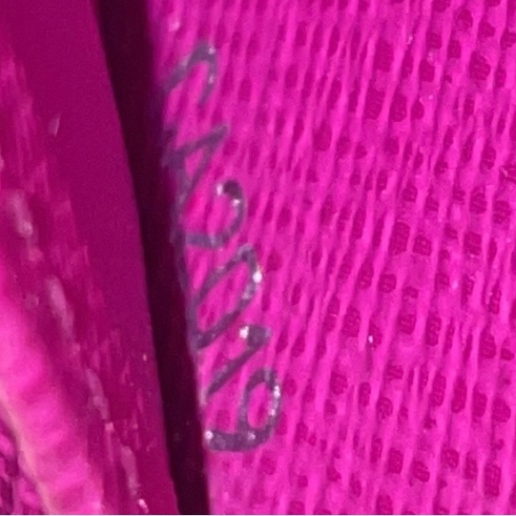 LV EPI WALLET - Picture 5 of 11